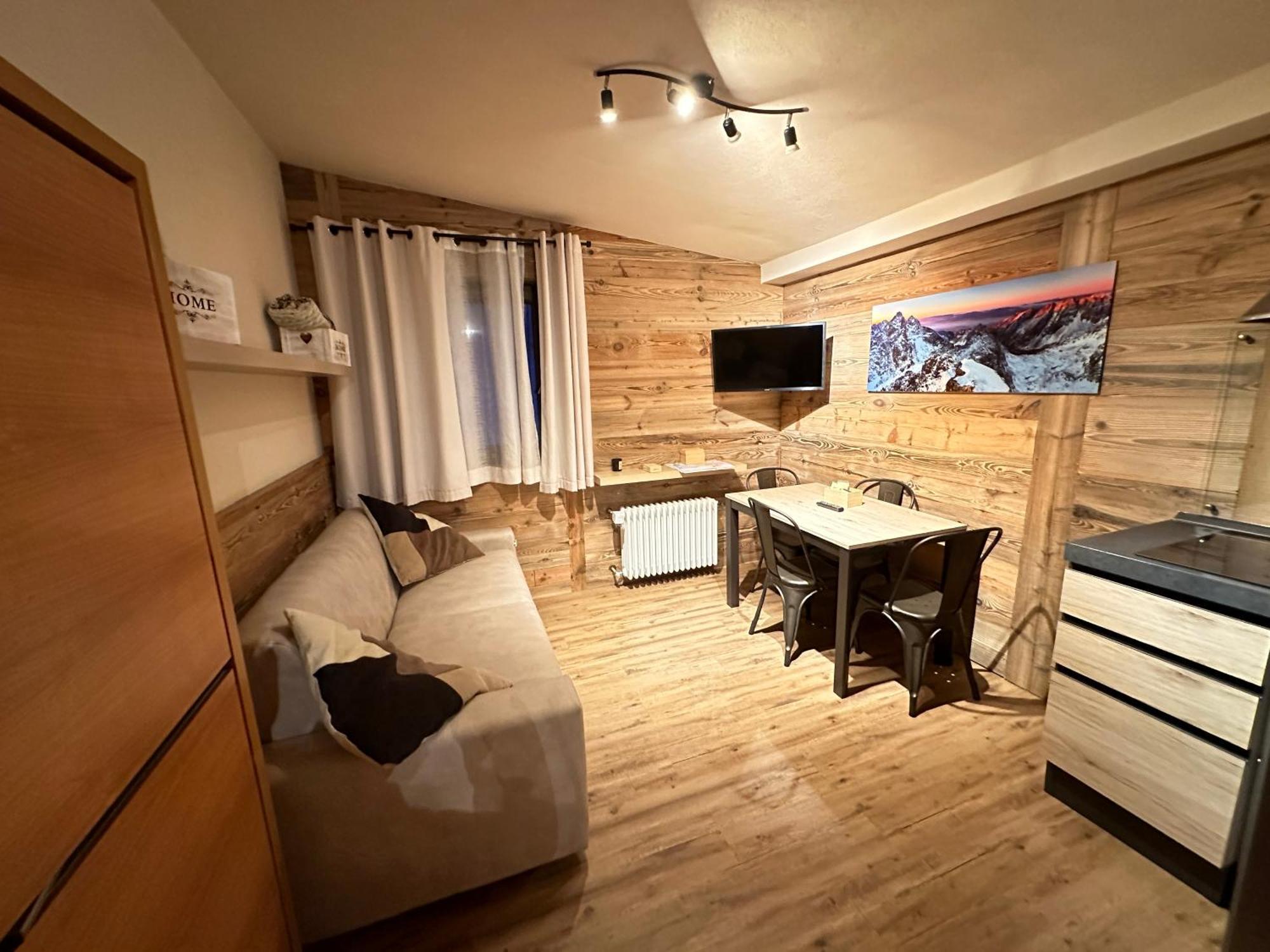 Apartamento Casa Cervinia Shuss 2 Breuil-Cervinia Exterior foto